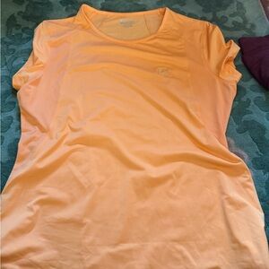 Women’s Short-Sleeve Performance Tee in Orange